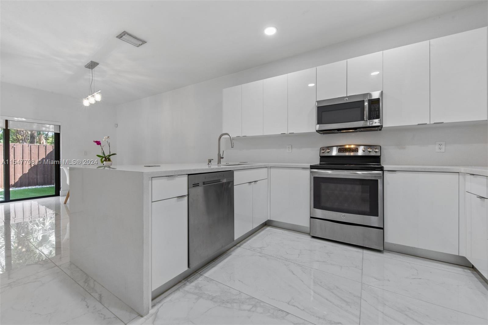 GRAND BAY NORTH - Residential