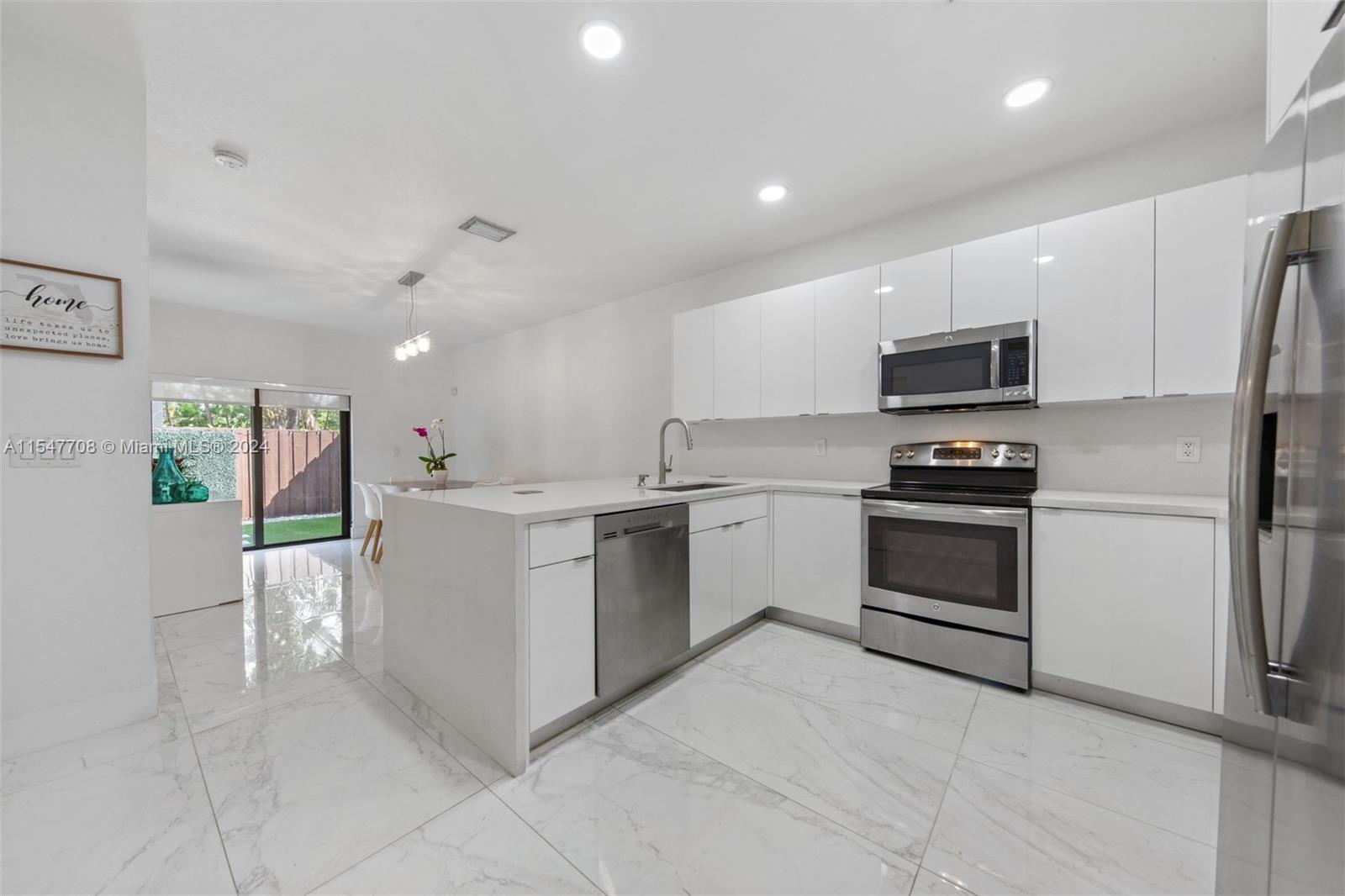 GRAND BAY NORTH - Residential