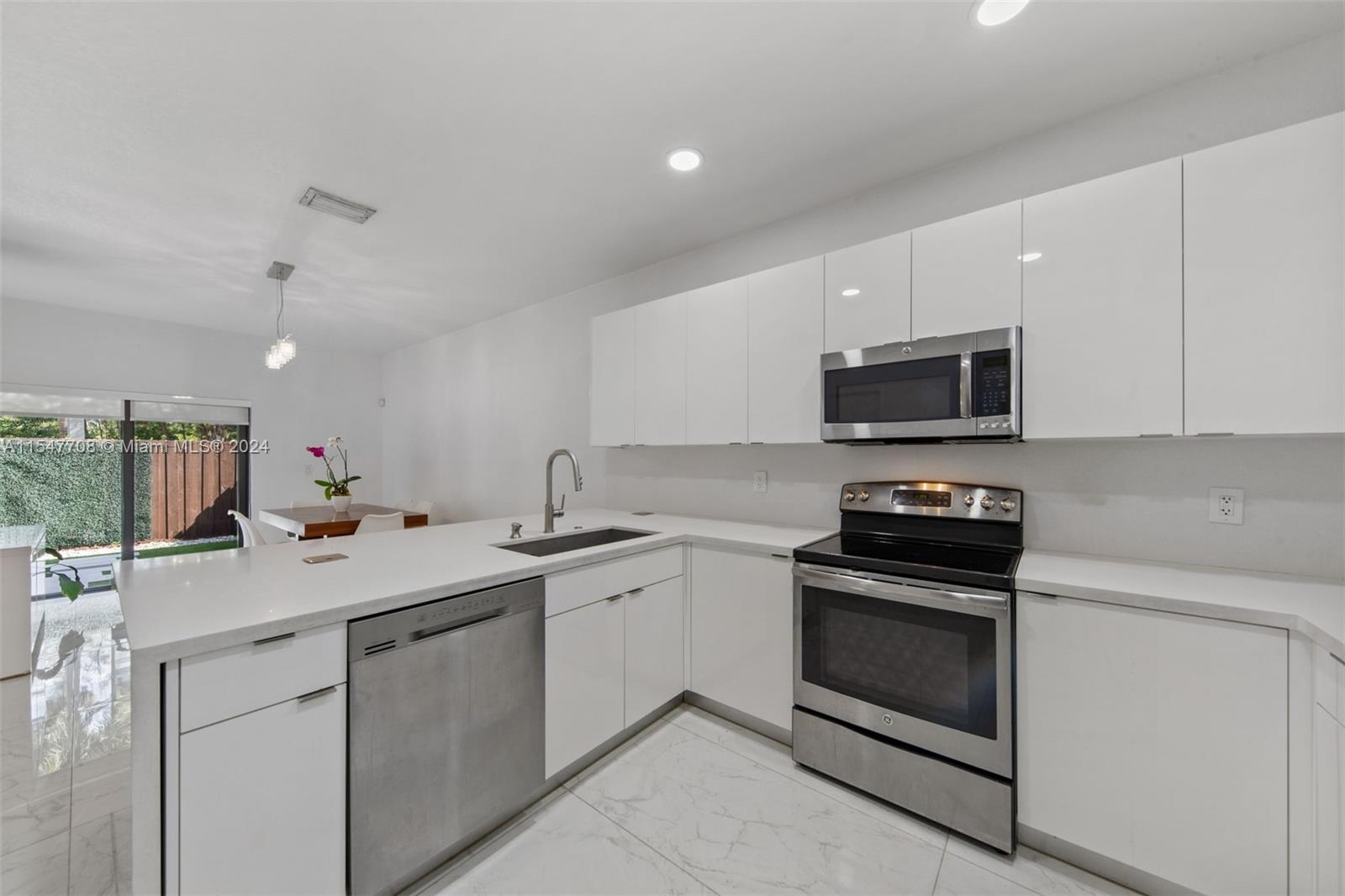 GRAND BAY NORTH - Residential