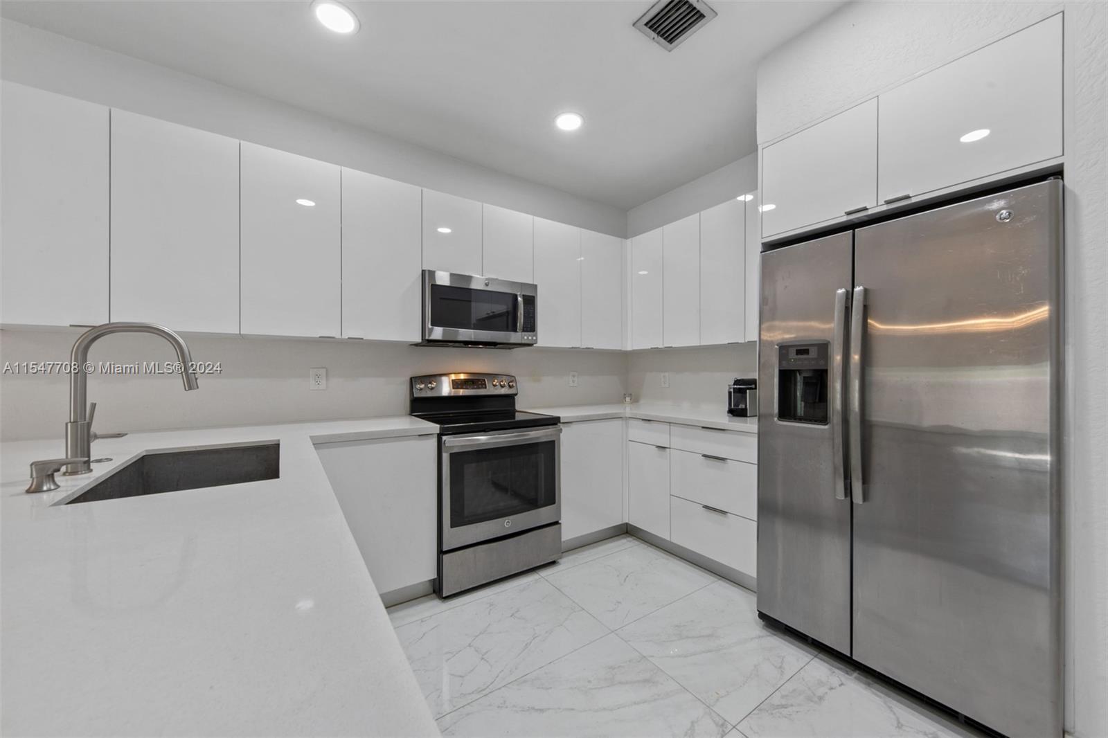 GRAND BAY NORTH - Residential