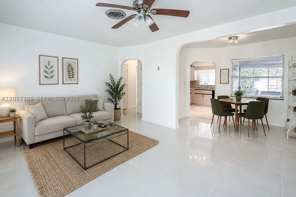 Photo of 1722 Wiley St #1722, Hollywood, FL 33020 (MLS # A12033789)