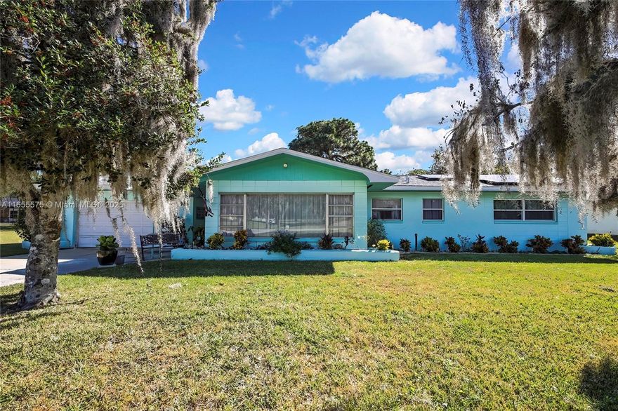 Just remodeled!! beautiful one-story single-family home located in Paradise Country Club, Just minutes away from Plantation Resort and Golf Course and Three Sisters Spring. Enjoy all outdoor activities close! This spacious home features 2 bedrooms and 2 bathroms, new cabinets, appliances, abundant natural light, and generous backyard perfect for entertaining with plenty room to build a pool. Additional upgrades include solar panels, new A/C unit and roof. Don't miss out opportunity -schedule your showing today!