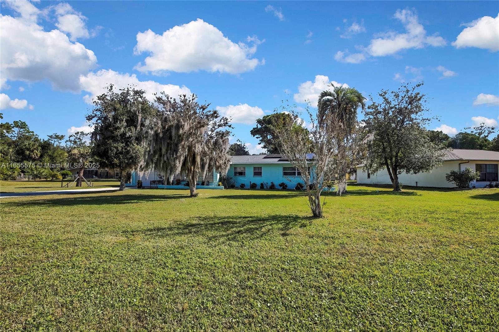 Paradise Country Club - Residential