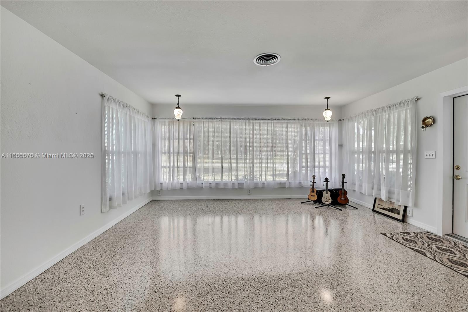 Paradise Country Club - Residential