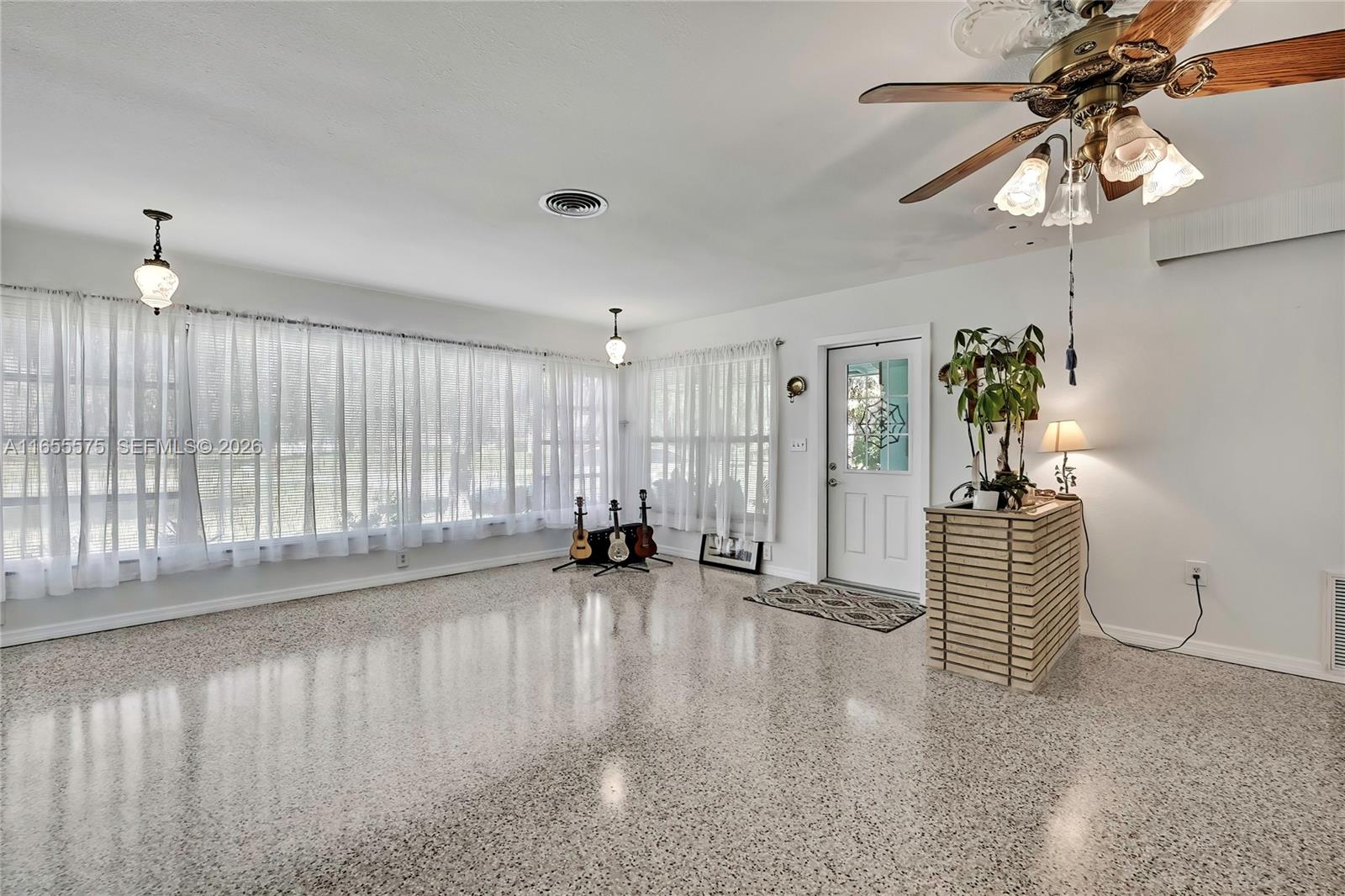 Paradise Country Club - Residential