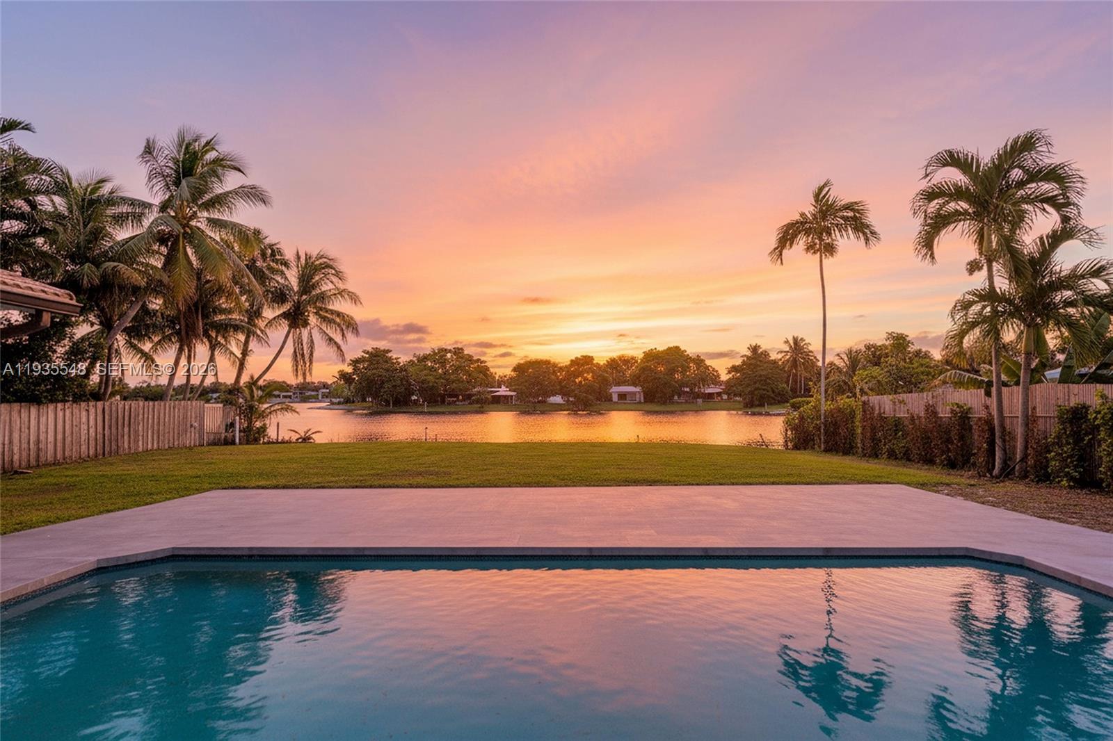 GREYKNOLL GOLF ESTS - Residential