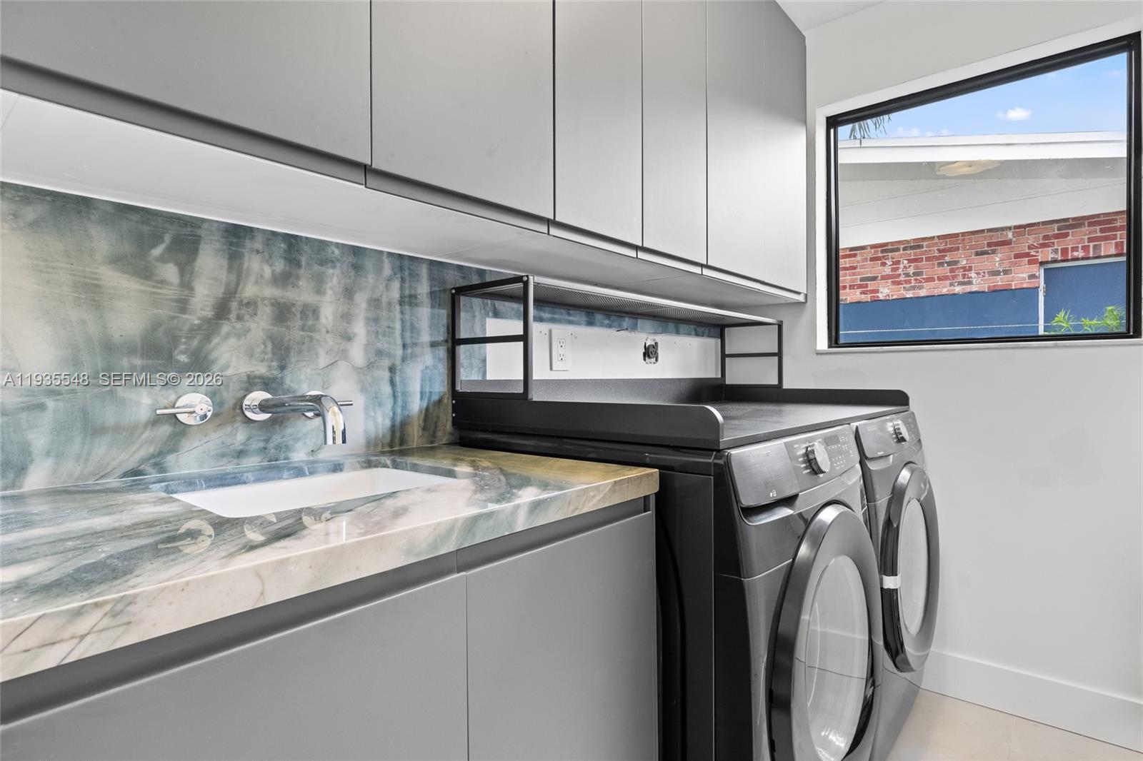 GREYKNOLL GOLF ESTS - Residential