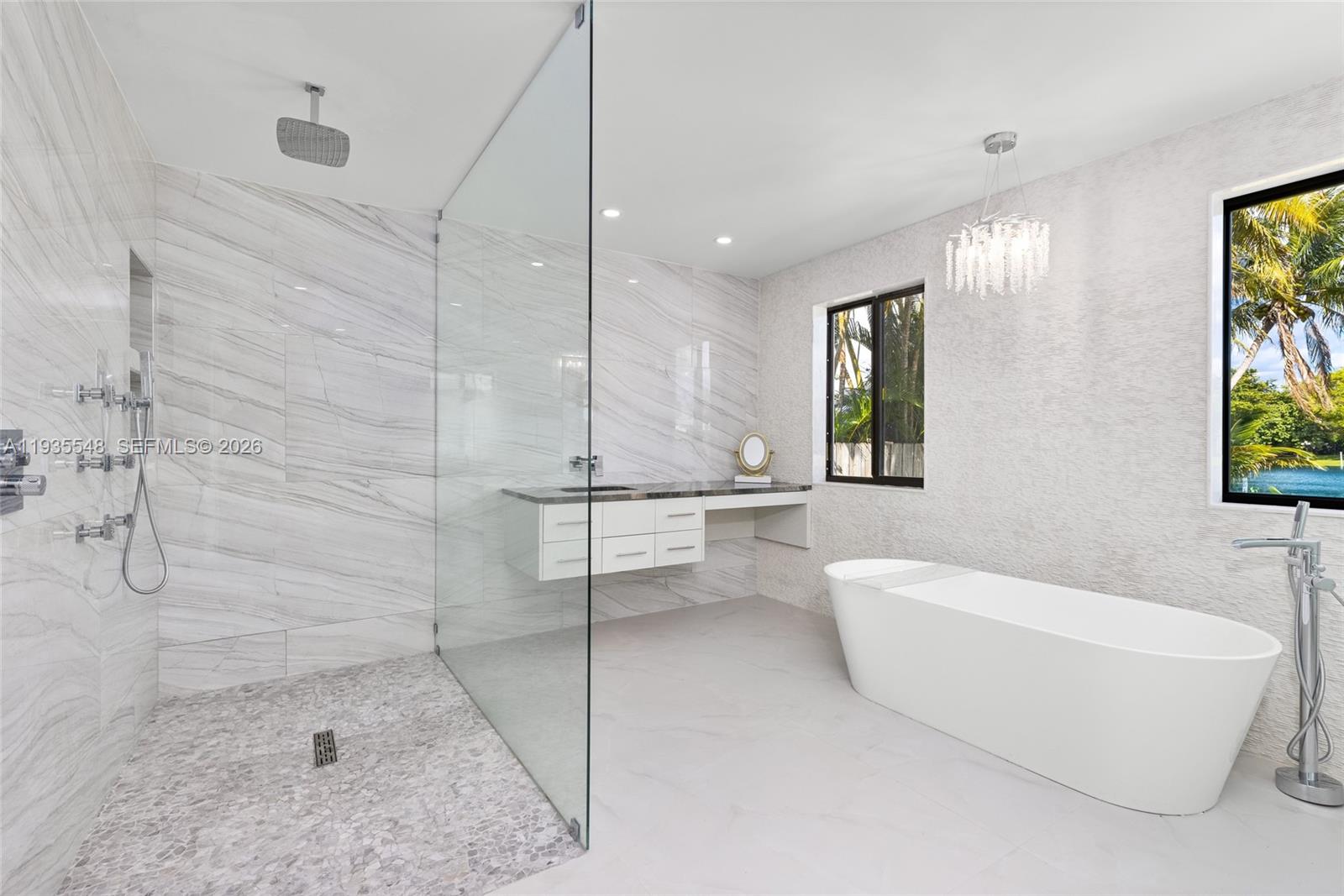 GREYKNOLL GOLF ESTS - Residential