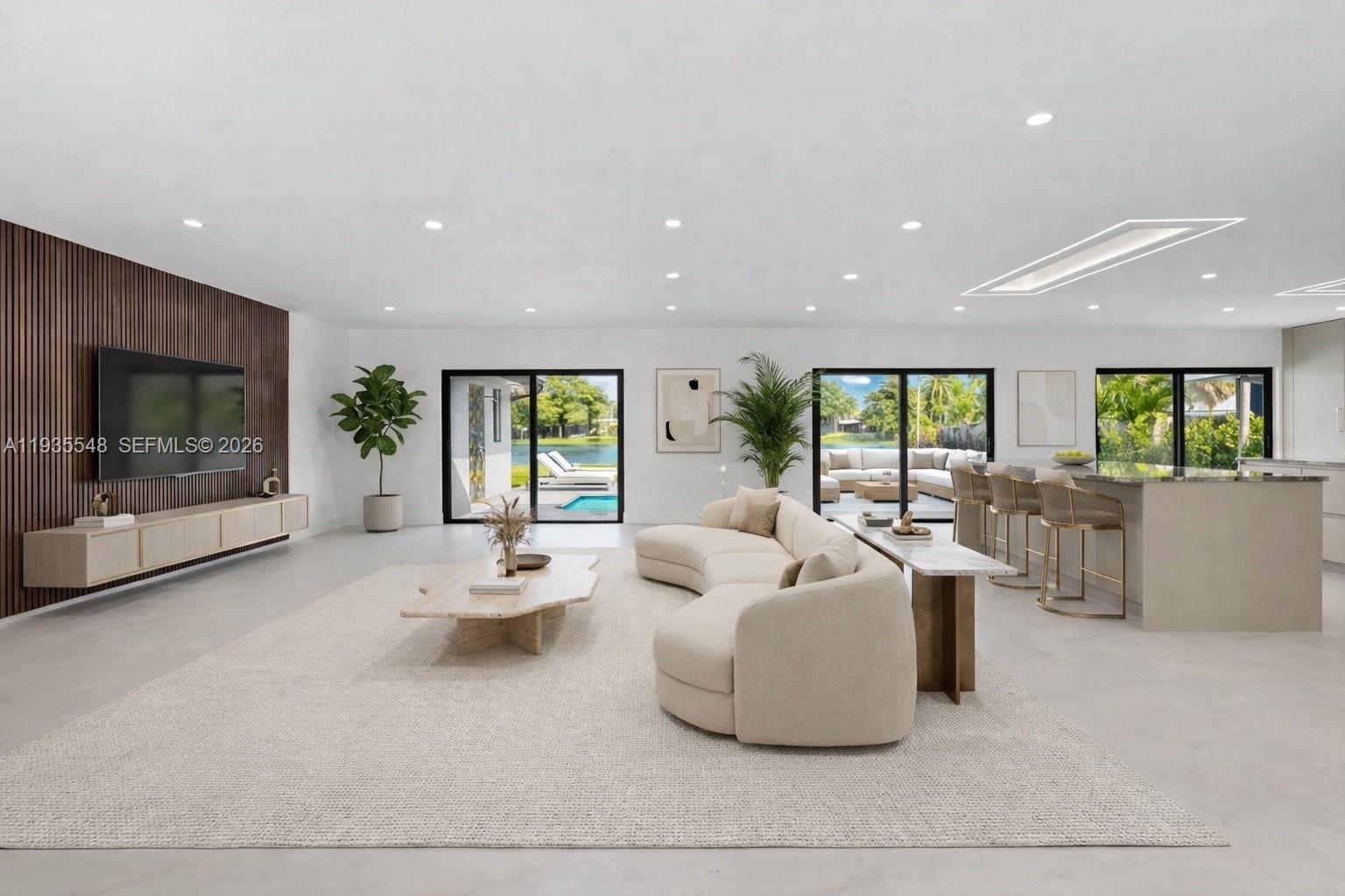 GREYKNOLL GOLF ESTS - Residential