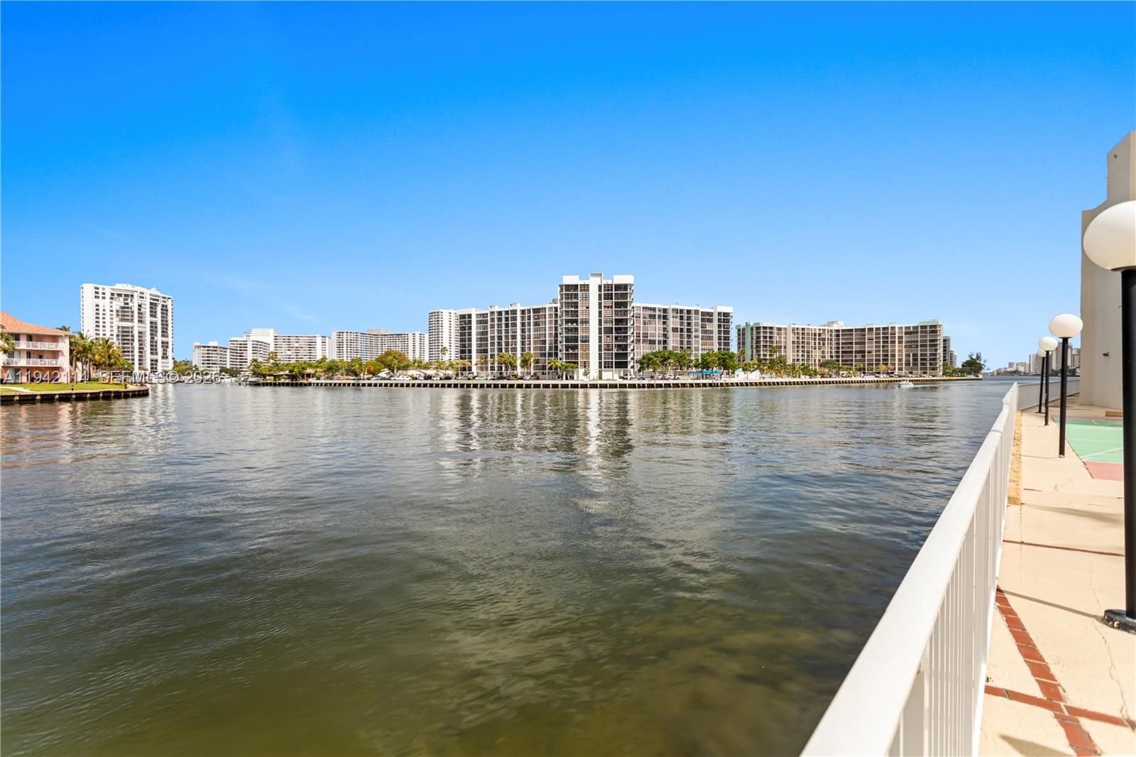 HALLMARK OF HOLLYWOOD CON - Residential Lease