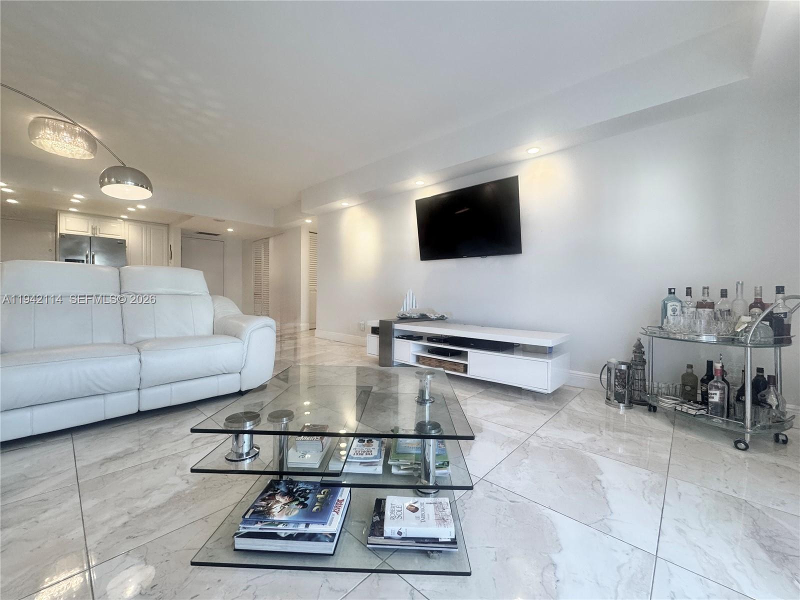 HALLMARK OF HOLLYWOOD CON - Residential Lease