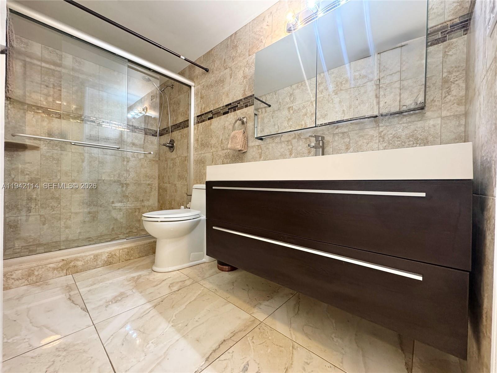 HALLMARK OF HOLLYWOOD CON - Residential Lease