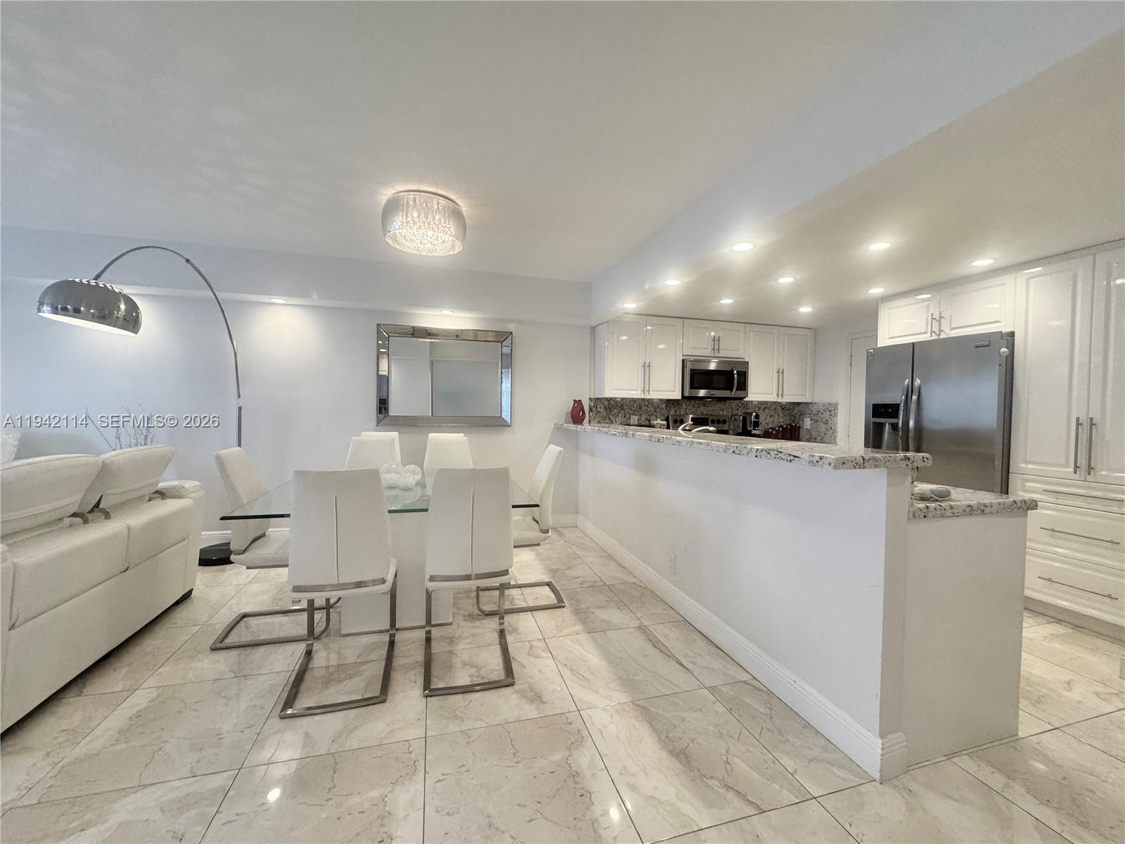 HALLMARK OF HOLLYWOOD CON - Residential Lease