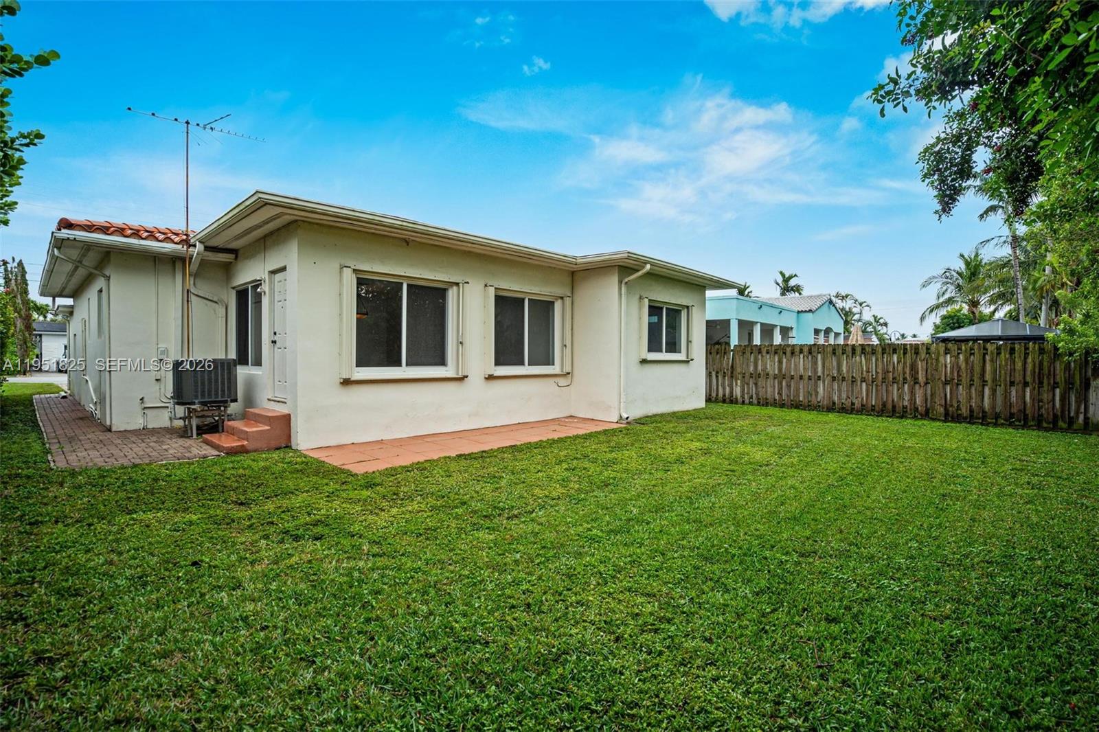 ALTOS DEL MAR NO 5 - Residential