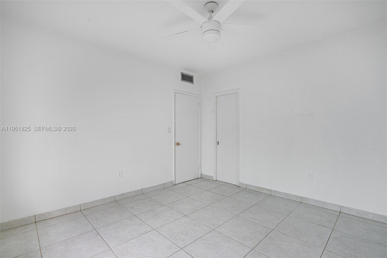 ALTOS DEL MAR NO 5 - Residential