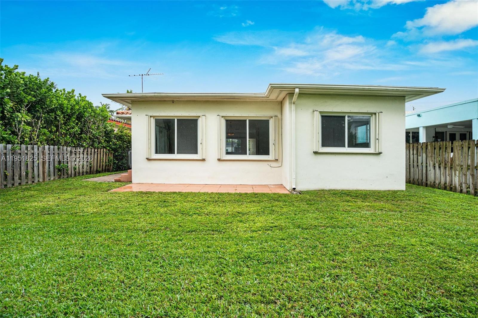 ALTOS DEL MAR NO 5 - Residential