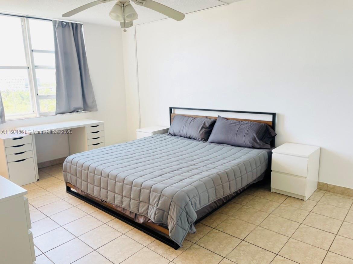 EASTERN SHORES WHITE HOUS - Residential