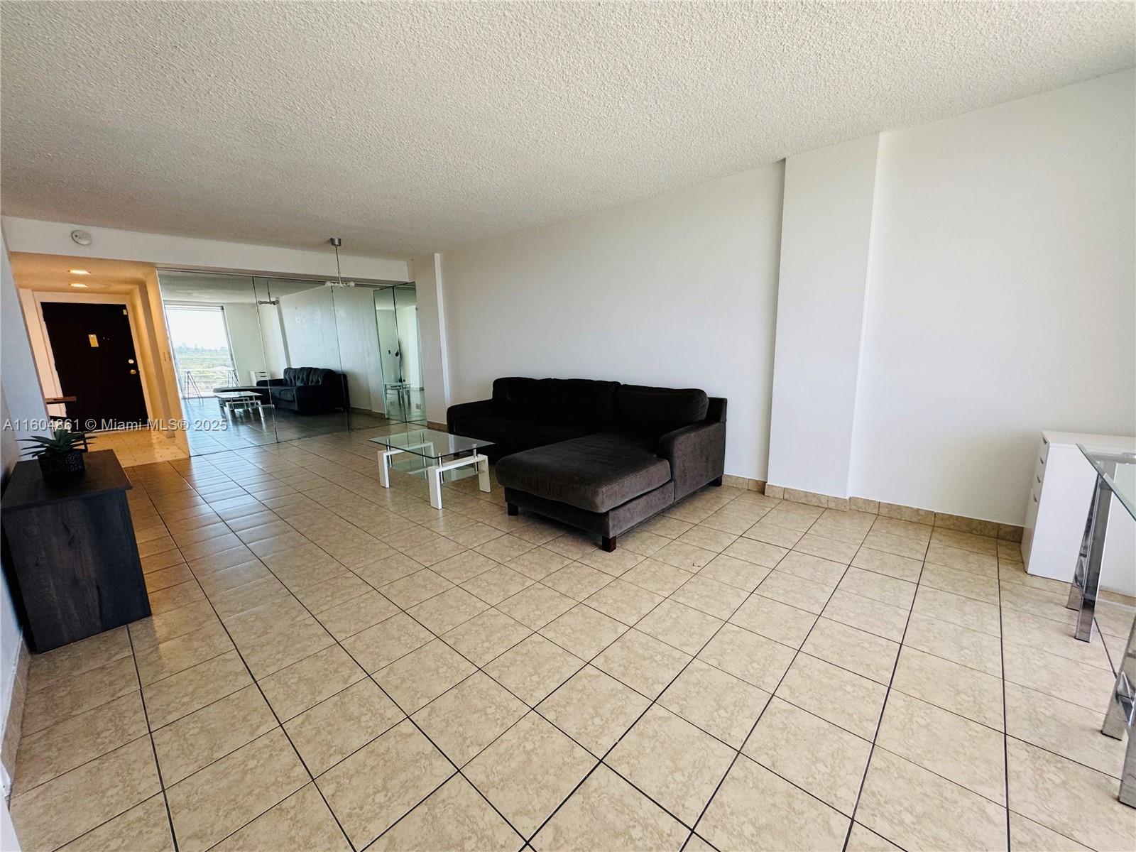 EASTERN SHORES WHITE HOUS - Residential
