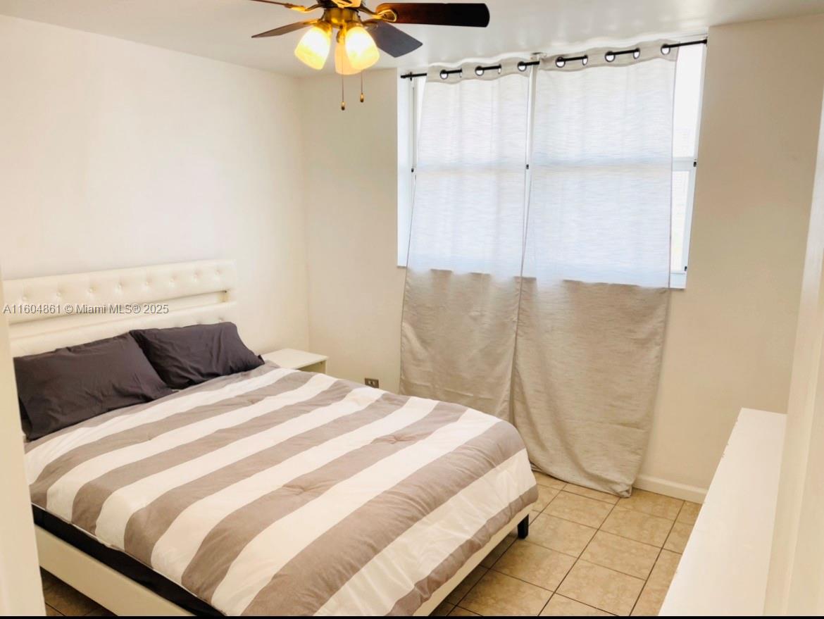 EASTERN SHORES WHITE HOUS - Residential