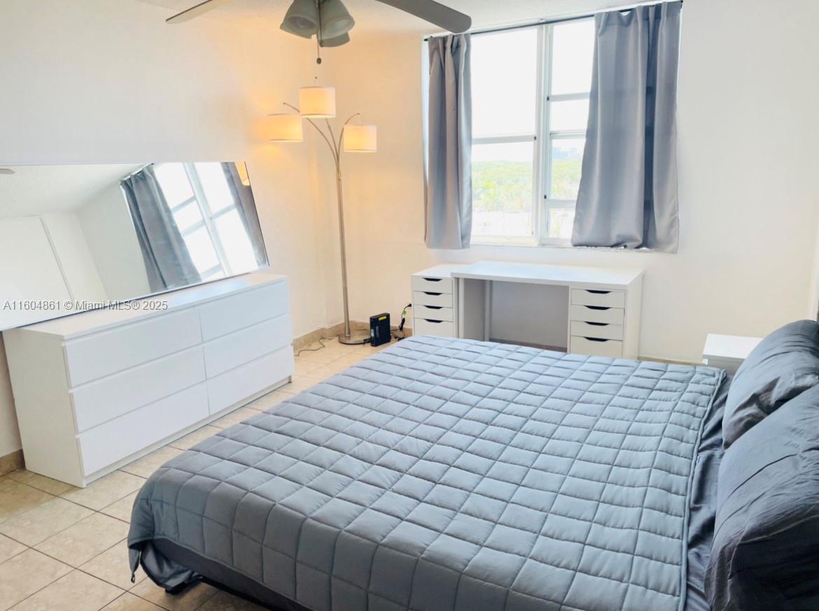 EASTERN SHORES WHITE HOUS - Residential