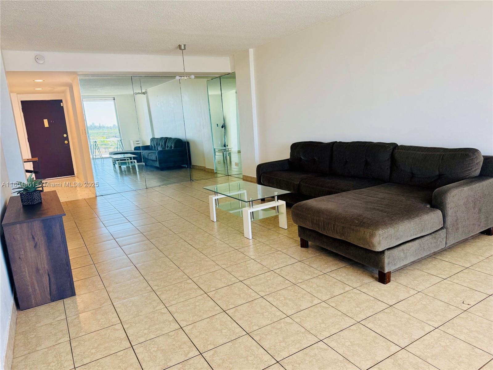 EASTERN SHORES WHITE HOUS - Residential