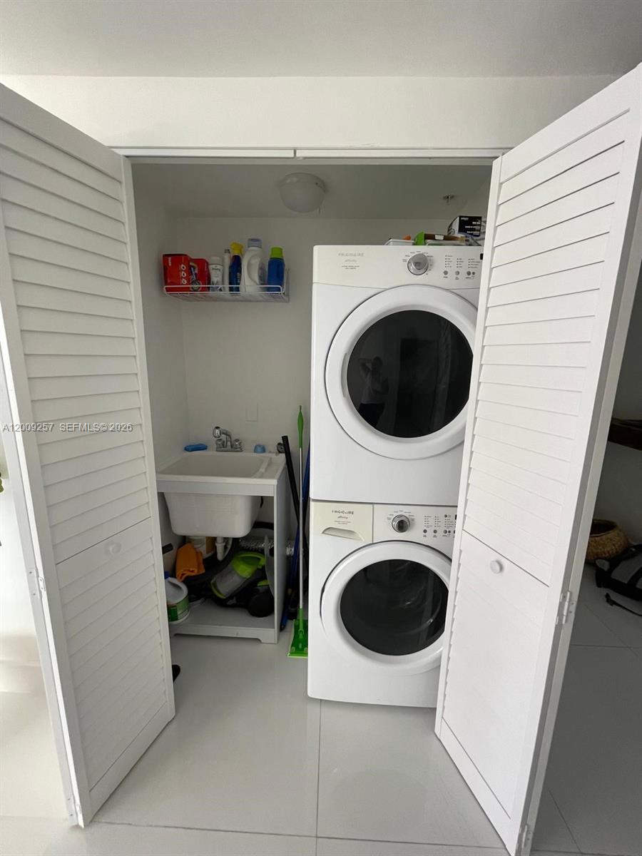 KEY COLONY NO 2 CONDO - Residential Lease