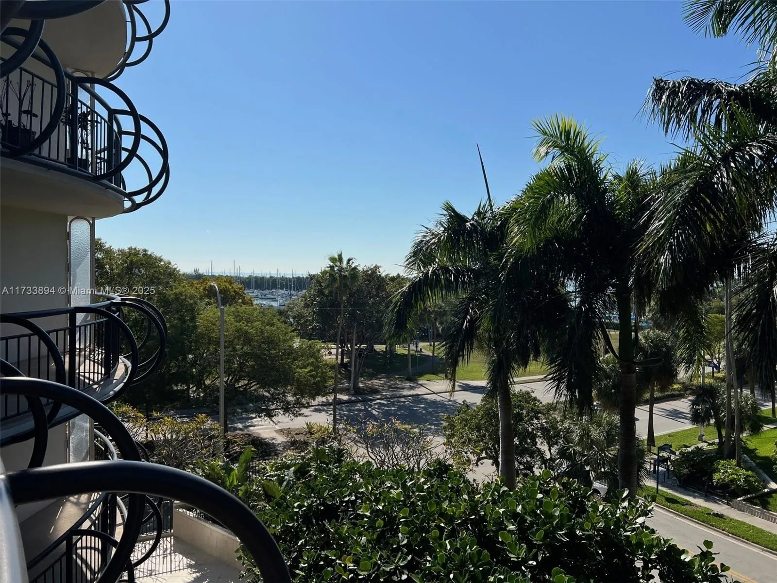 Miami, Florida 33133, United States, 2 Bedrooms Bedrooms, ,2 BathroomsBathrooms,Residential,Pending,12534