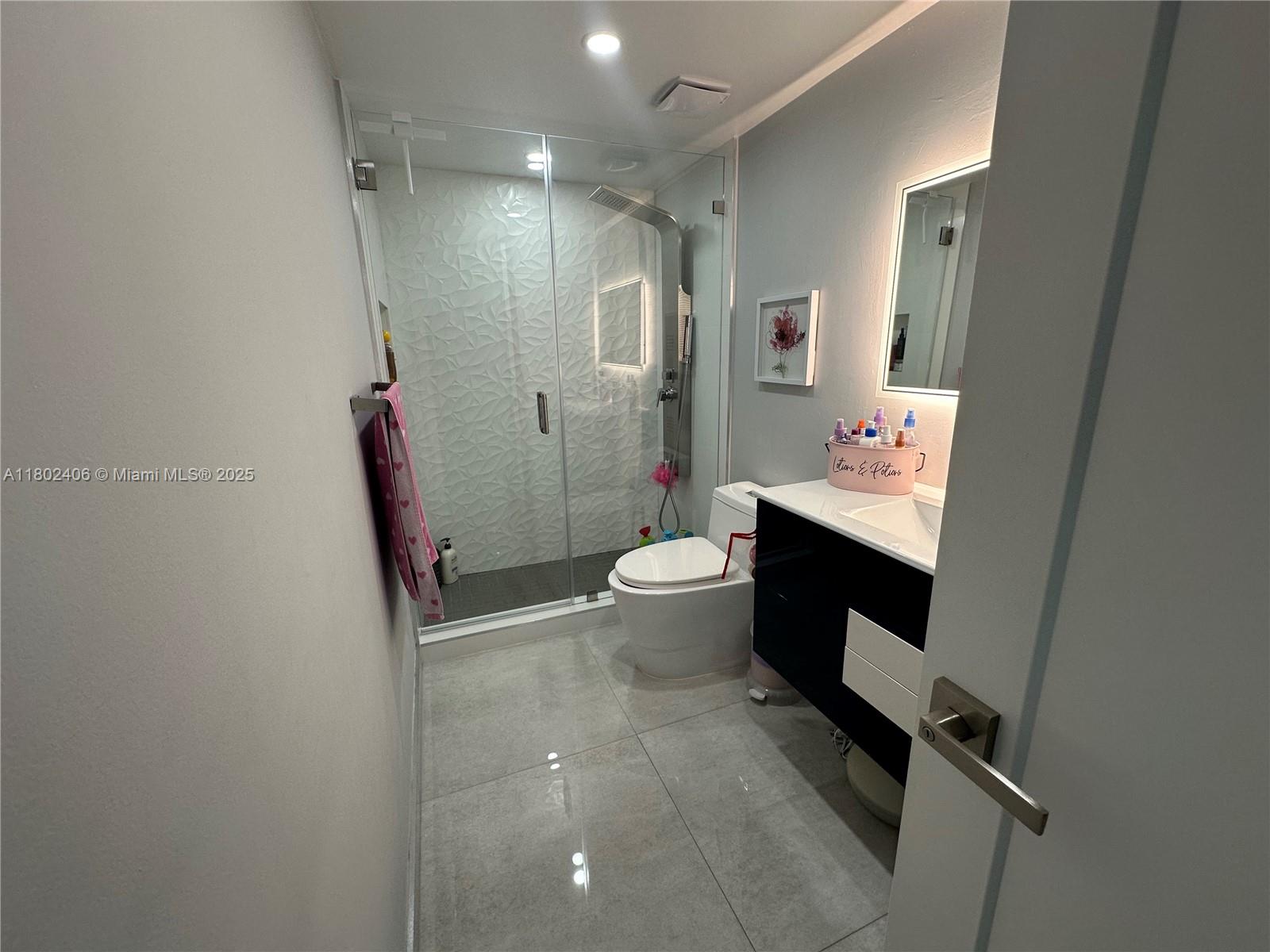 KENDALE LK TOWNHOUSE COND - Residential