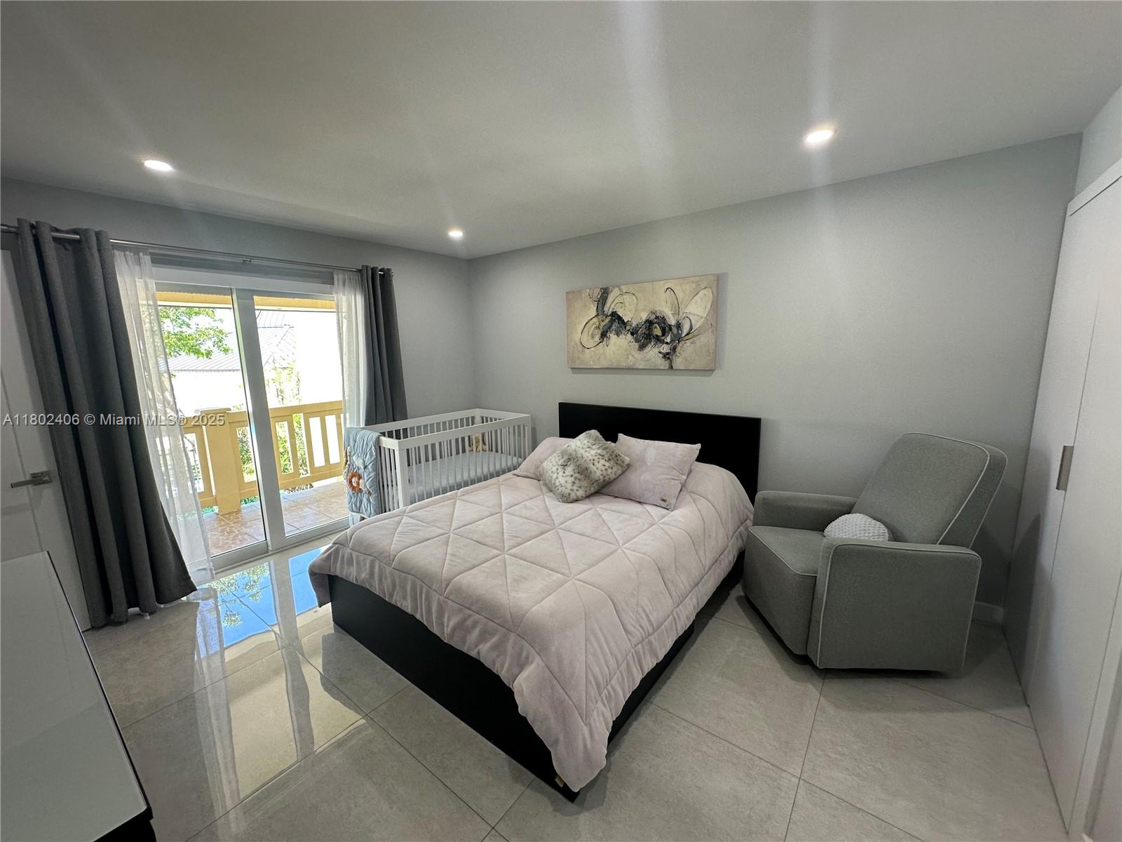 KENDALE LK TOWNHOUSE COND - Residential