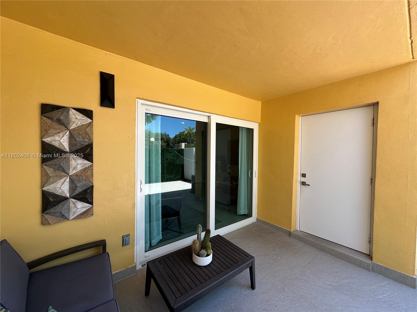 KENDALE LK TOWNHOUSE COND - Residential