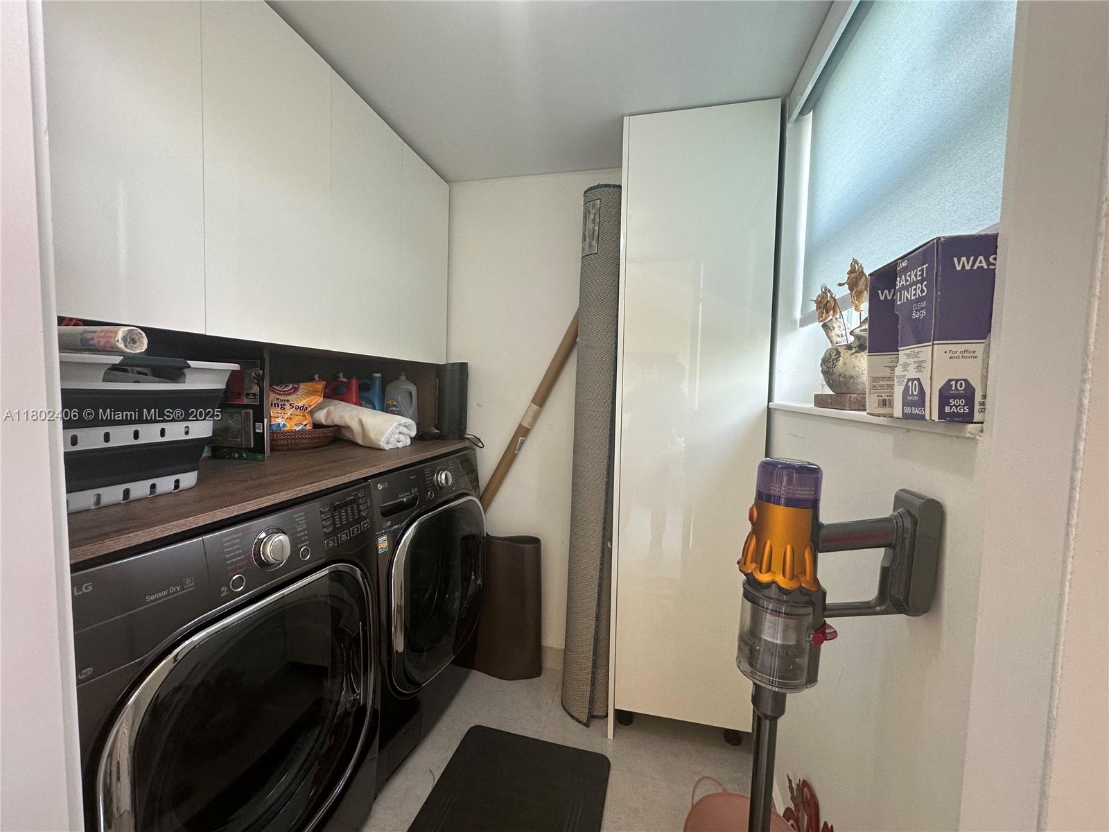 KENDALE LK TOWNHOUSE COND - Residential