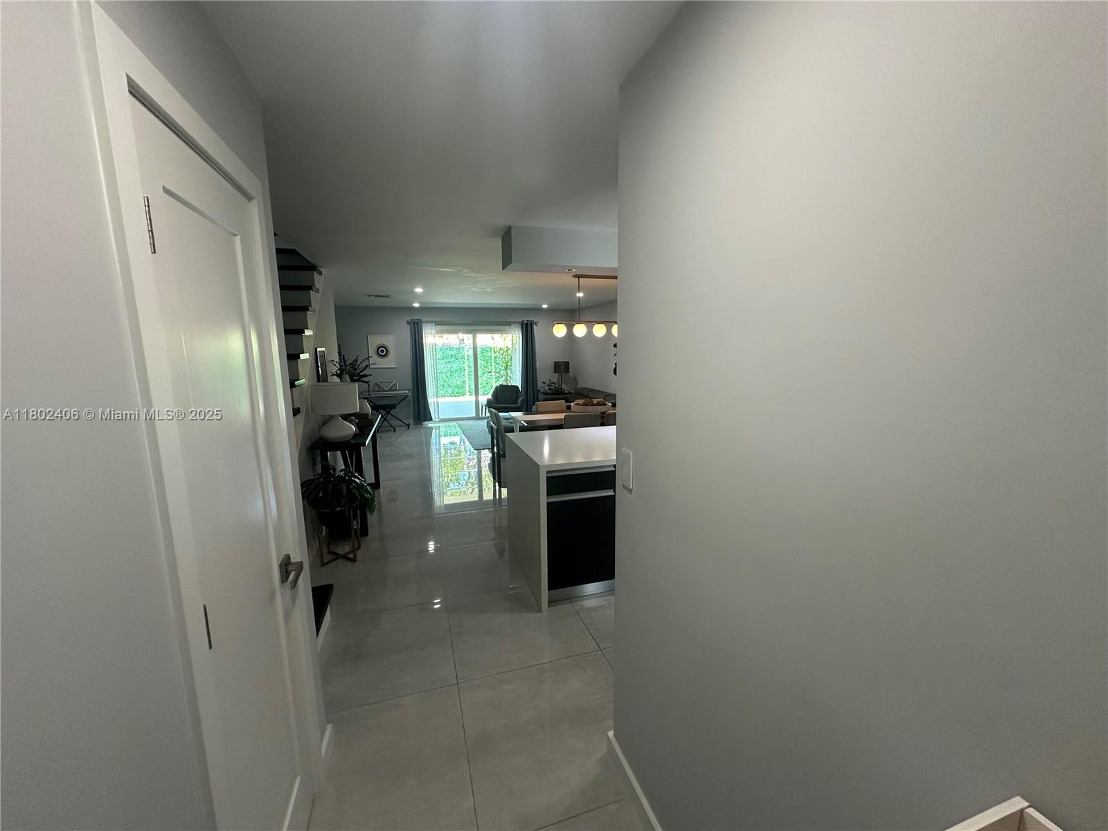 KENDALE LK TOWNHOUSE COND - Residential