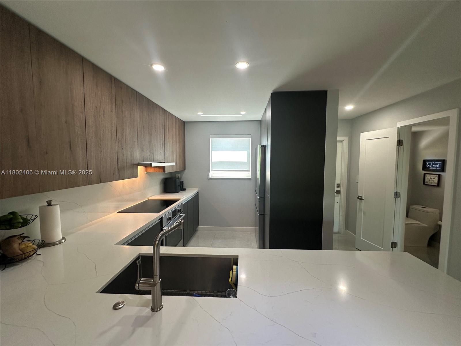 KENDALE LK TOWNHOUSE COND - Residential