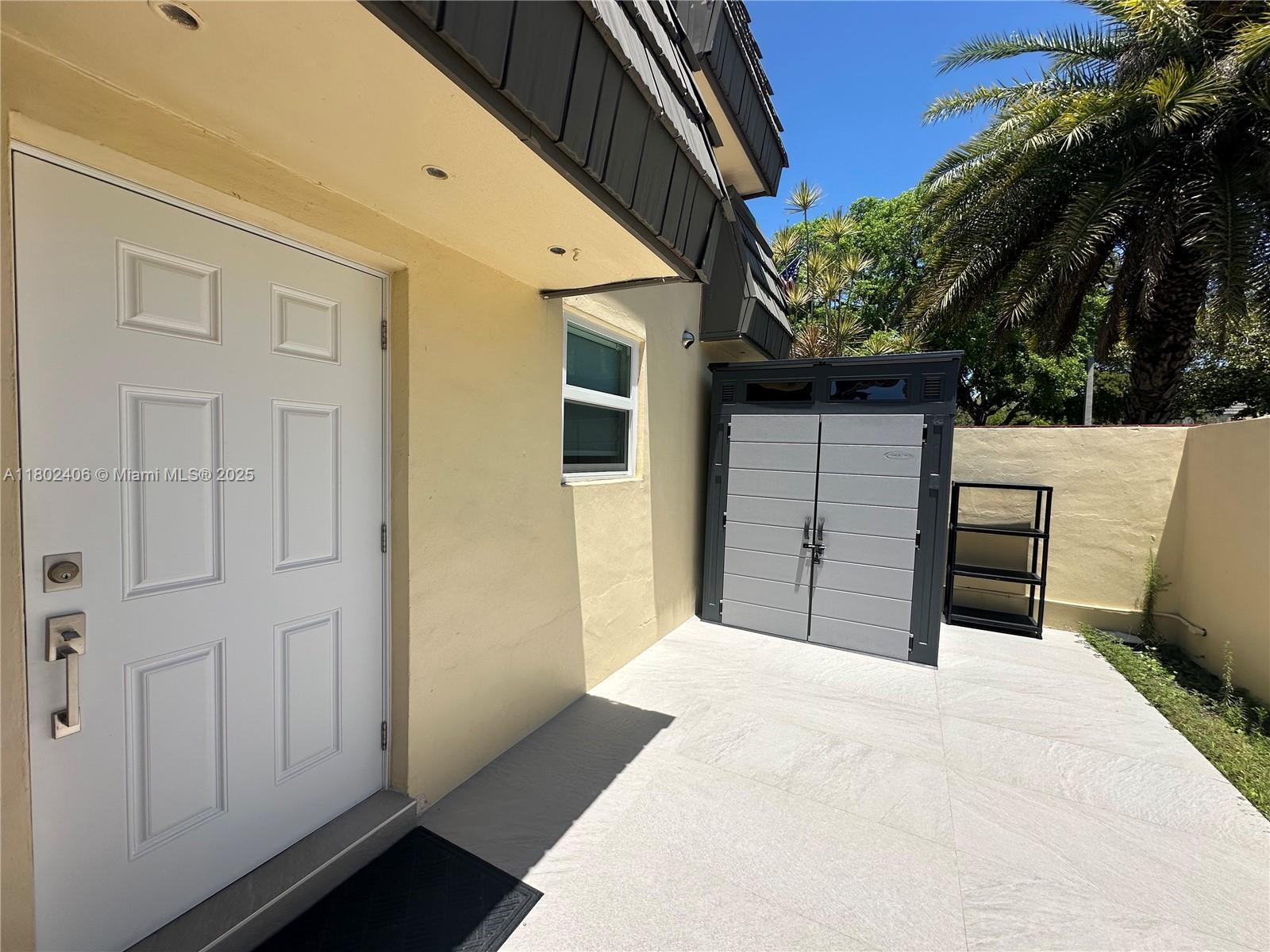 KENDALE LK TOWNHOUSE COND - Residential