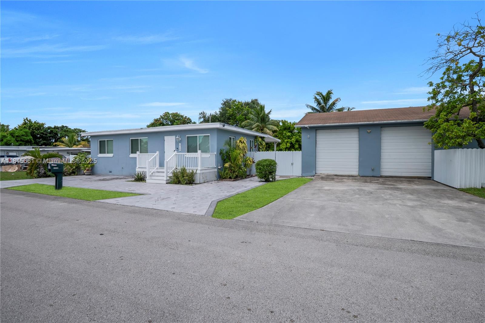 Great Pool Home + Guest Apartment in Miramar, Florida. With total built area currently is 4,100 sq ft
Incredible opportunity for homeowners and investors! This versatile property features:
Main House: 3 Bedrooms | 1 Bathroom approx. 1,000 sq ft
Detached Guest Apartment (ADU): 1 Bedroom | 1 Bathroom | Kitchenette – Perfect for rental income or extended family! approx. 1,026 sq ft.
Located in a prime Miramar neighborhood, close to top-rated schools, beautiful parks, and easy highway access.