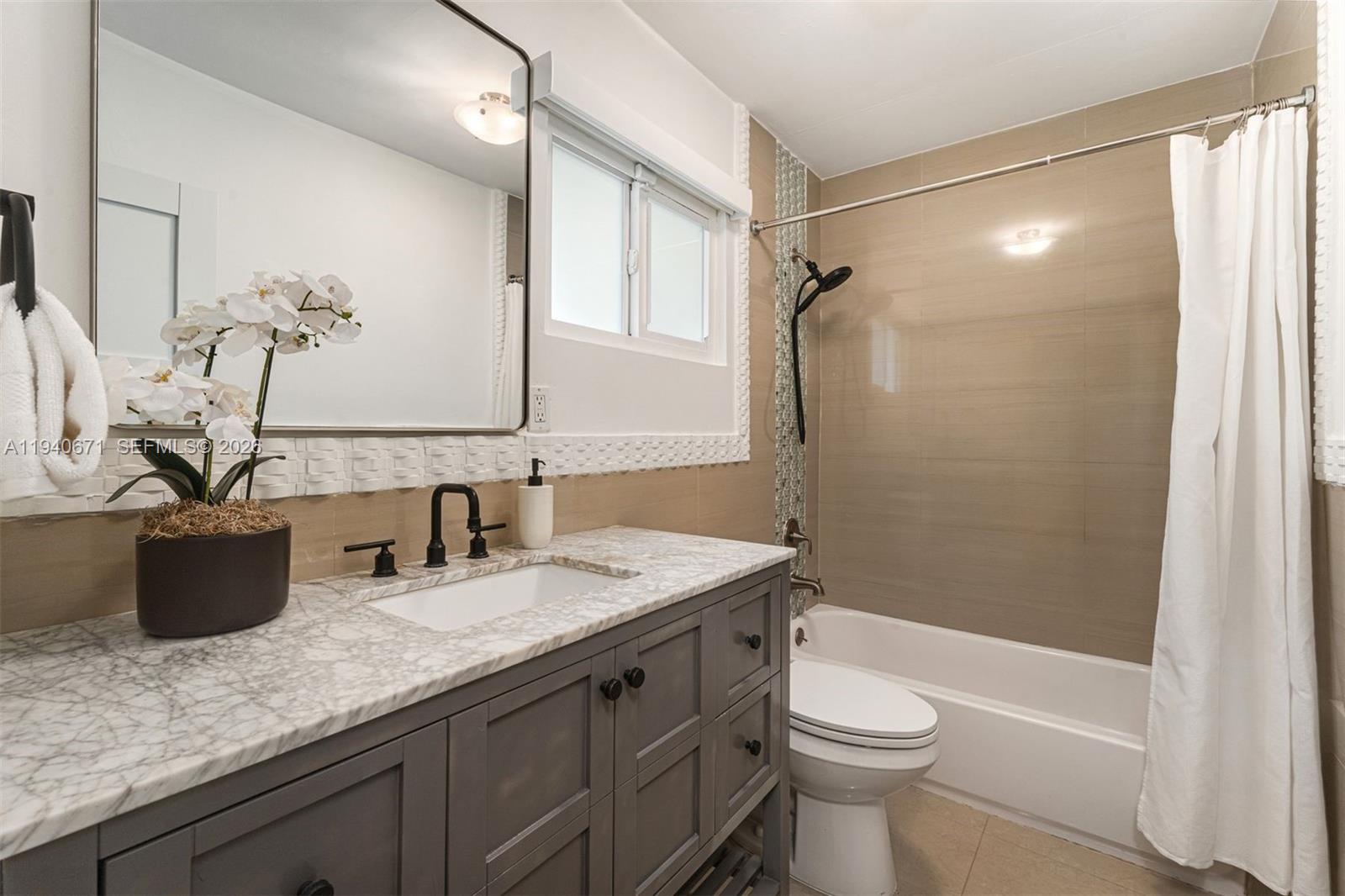 PINE TREE ESTATES - Residential