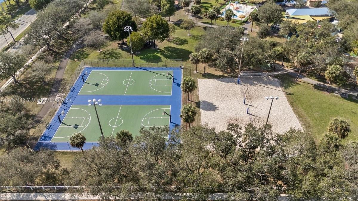 NORTH SPRINGS COURT - Residential