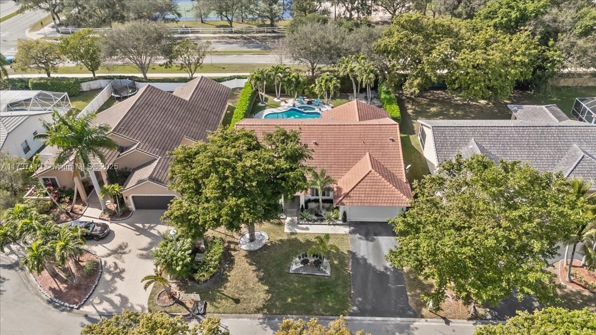 NORTH SPRINGS COURT - Residential