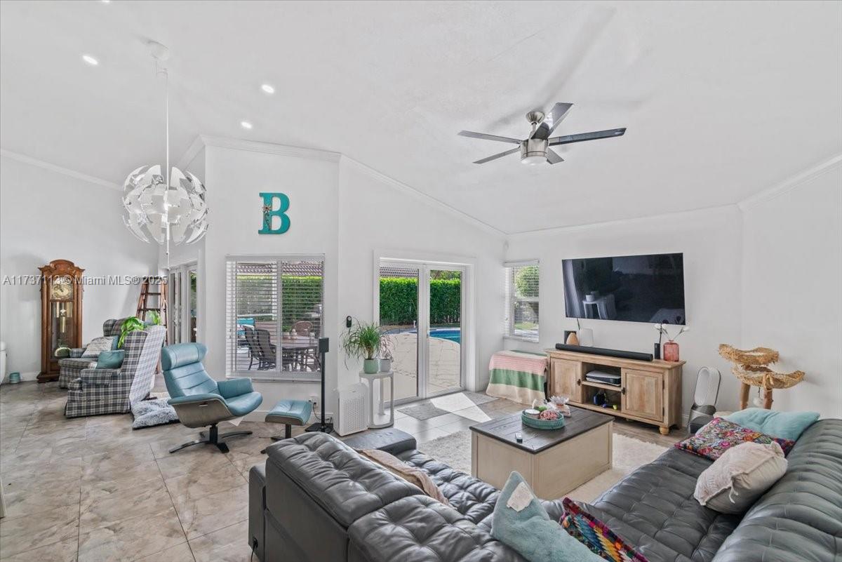 NORTH SPRINGS COURT - Residential