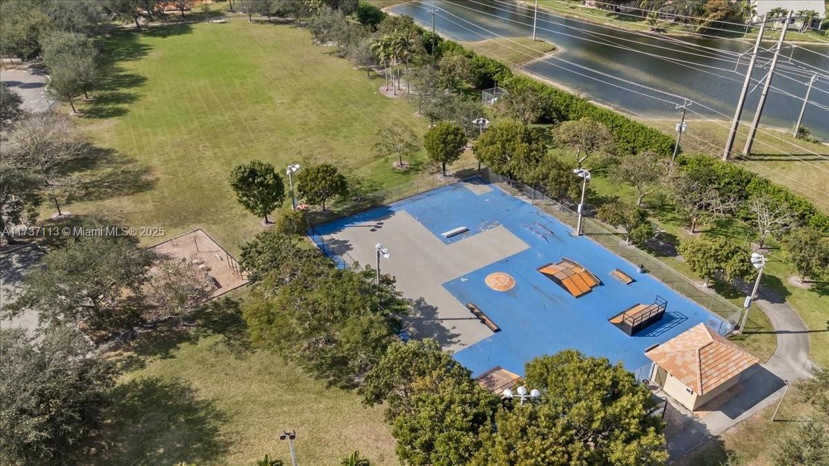 NORTH SPRINGS COURT - Residential