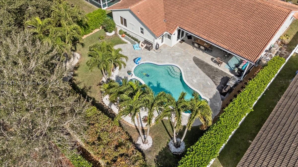 NORTH SPRINGS COURT - Residential