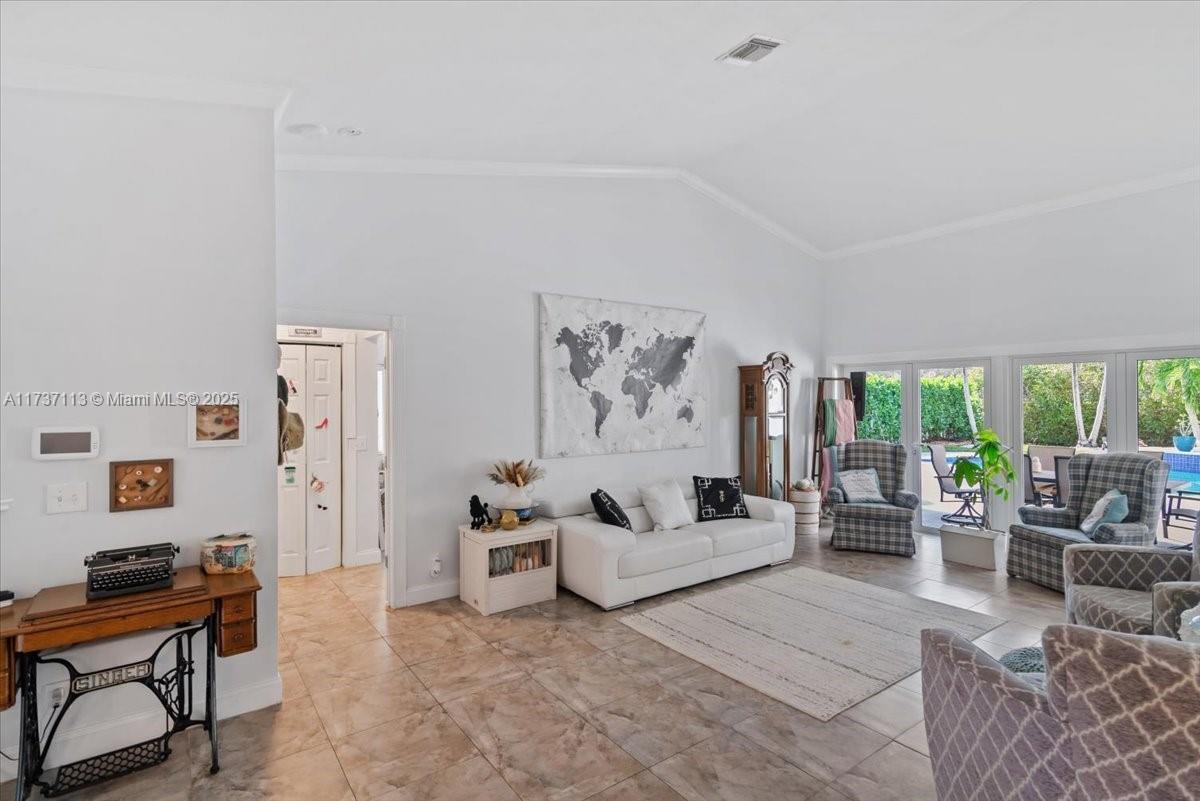 NORTH SPRINGS COURT - Residential