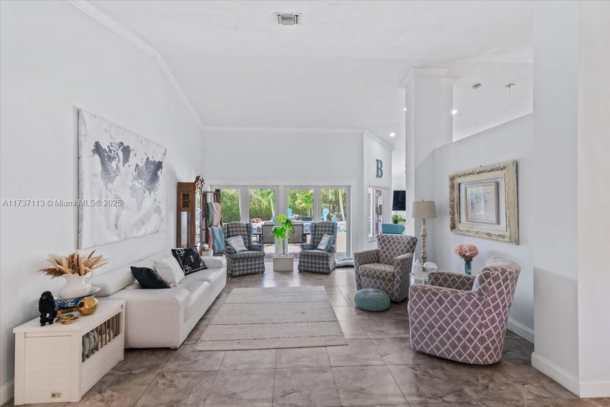 NORTH SPRINGS COURT - Residential