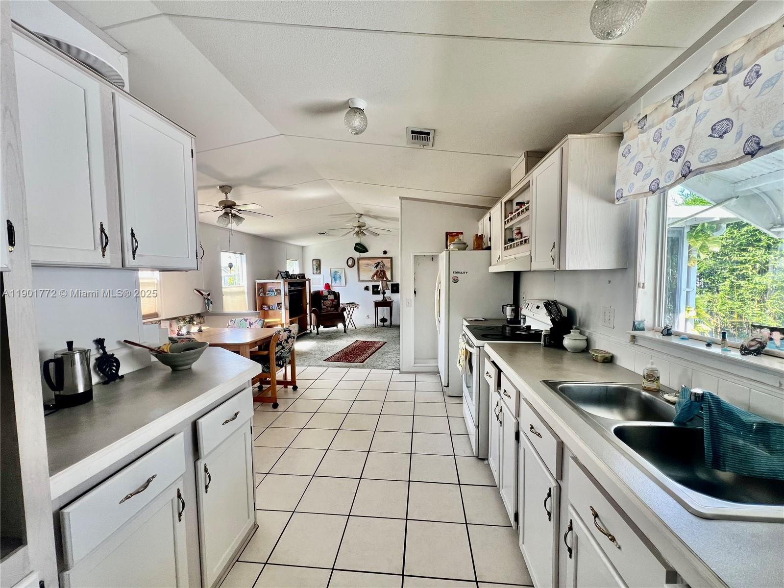 GATEWAY WEST CONDO - Residential