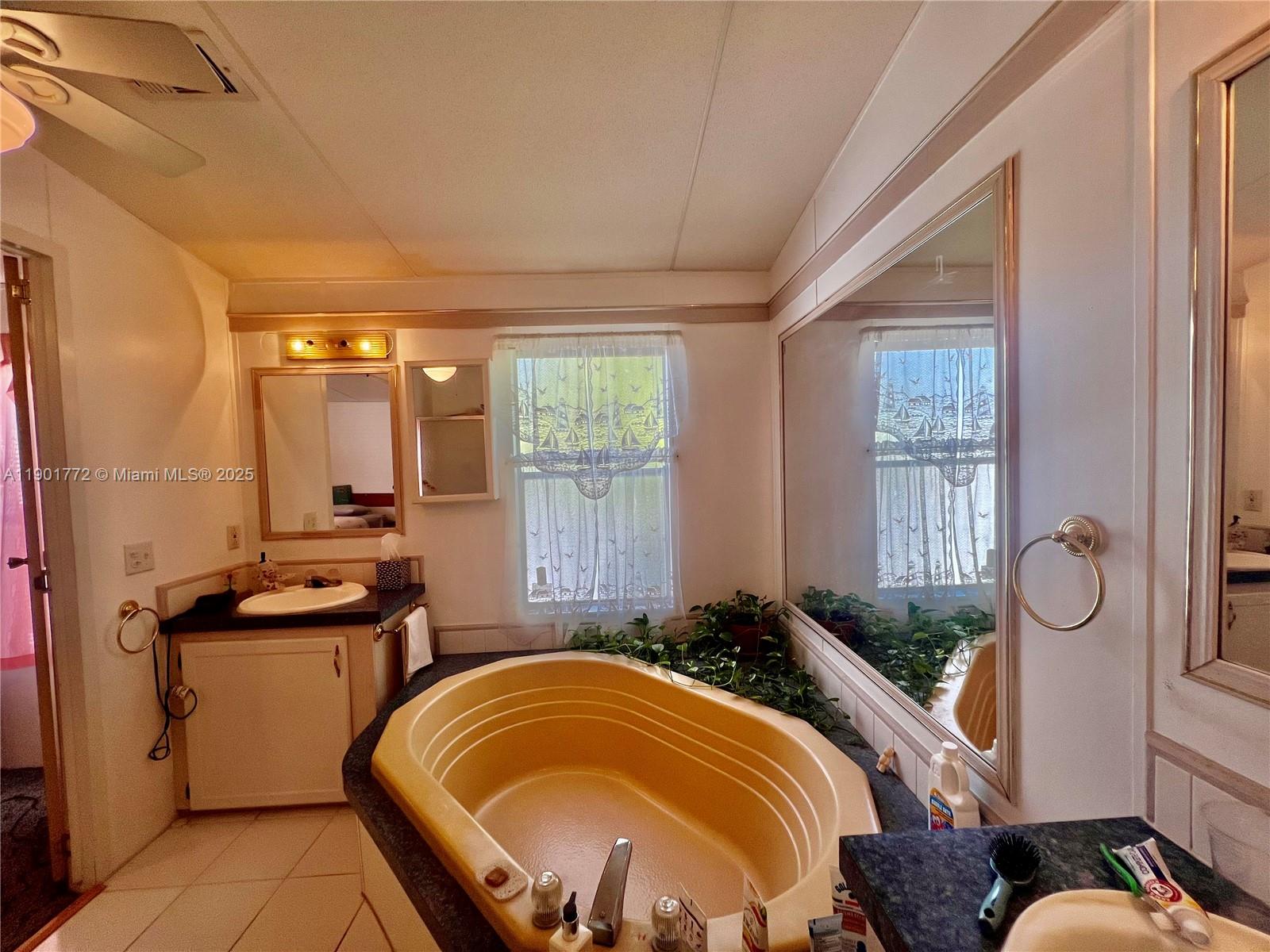 GATEWAY WEST CONDO - Residential