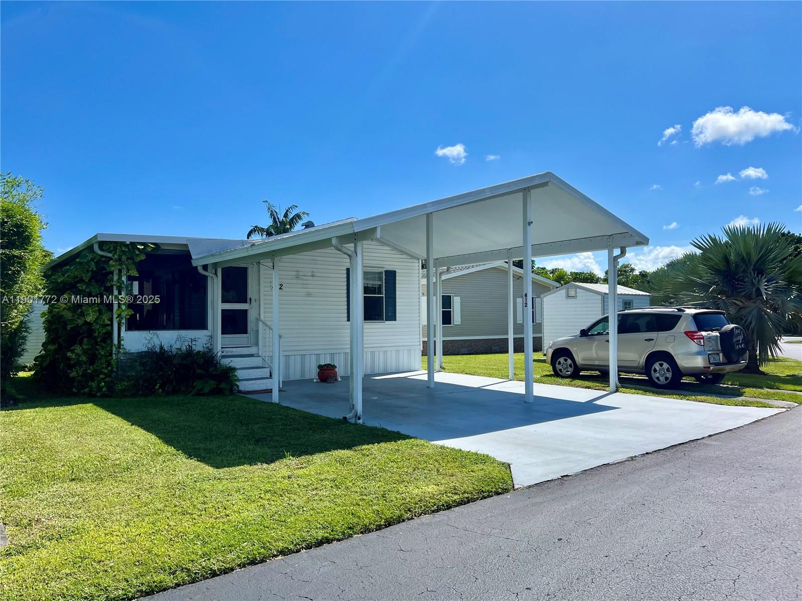 GATEWAY WEST CONDO - Residential