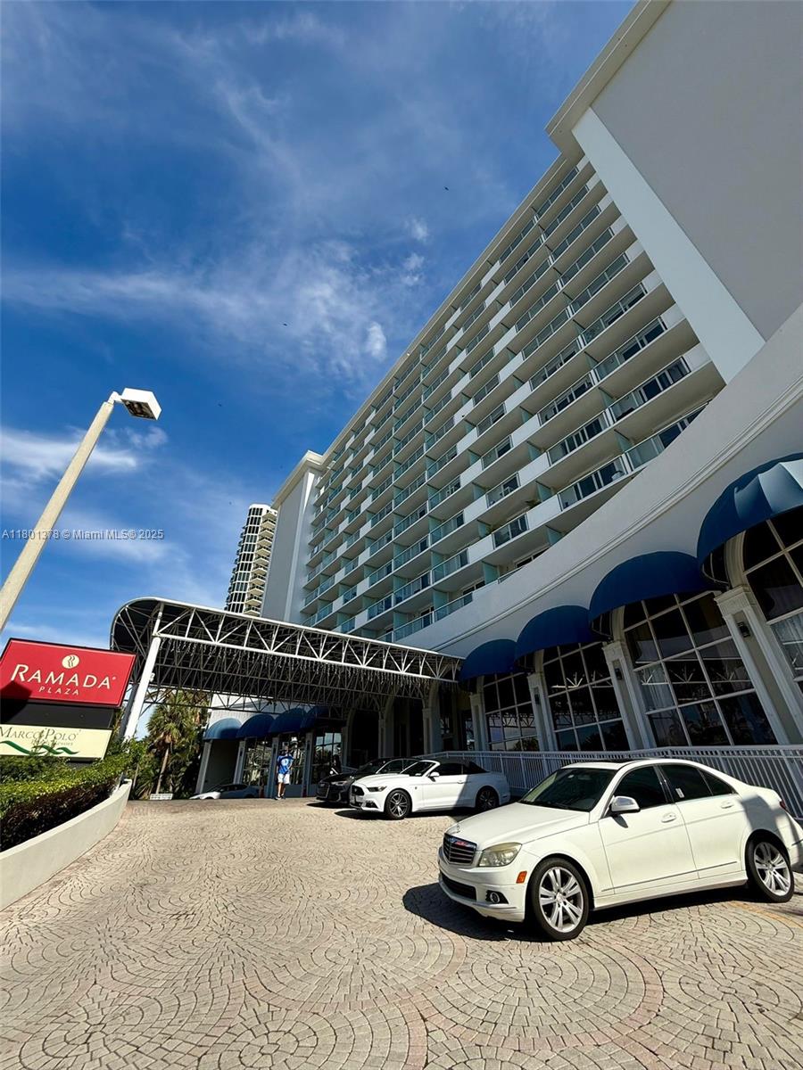 THE AVENTURA BEACH CLUB C - Residential