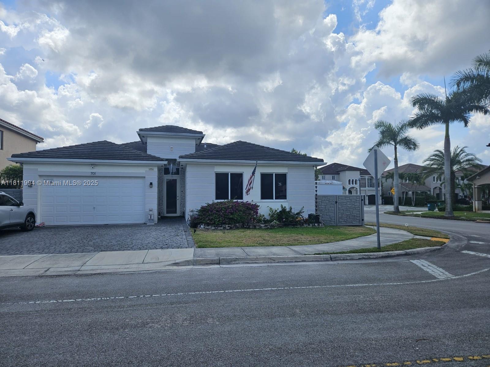Rental Property at 701 Nw 127th Pl, Miami, Broward County, Florida - Bedrooms: 4 
Bathrooms: 3  - $950 MO.