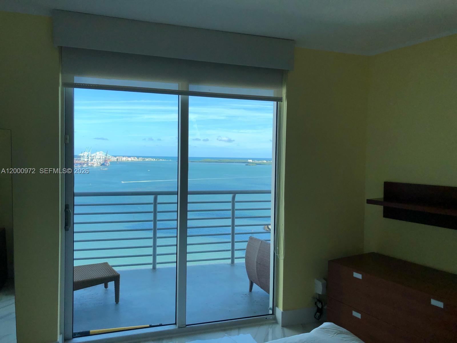 325 Biscayne Blvd 25