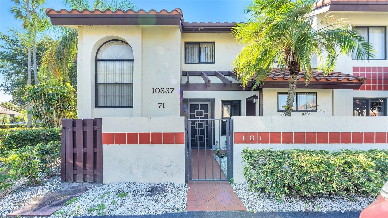 PALM CHASE CONDO - Residential
